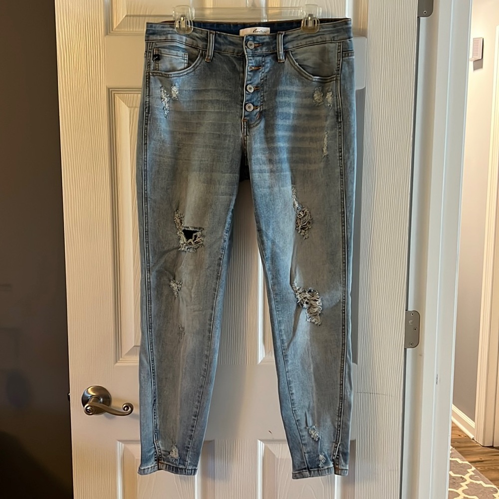 KanCan lightly distressed jeans size 11/29